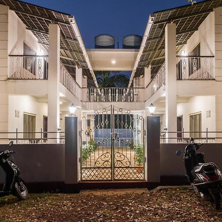 Marine Studios Le Pension Кандолим Екстериор снимка