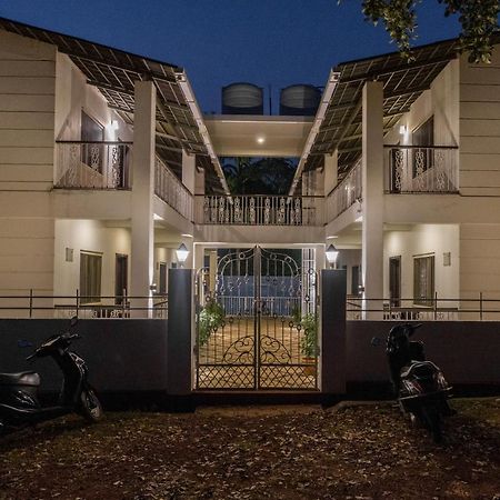 Marine Studios Le Pension Кандолим Екстериор снимка